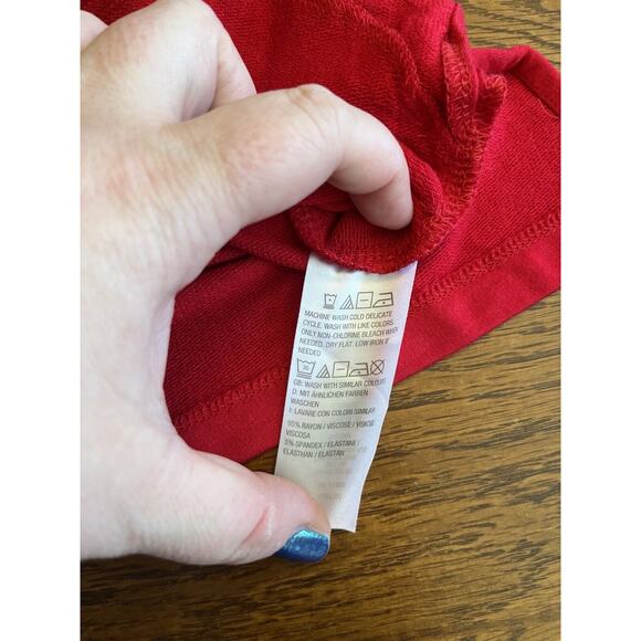Susan Graver Weekend Cotton Modal Red T Shirt Side Pockets Size Med EUC - Picture 7 of 8